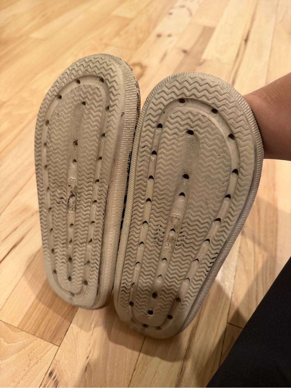 MIA Little Lexa Leopard slide - size 6! - Picture 2 of 2